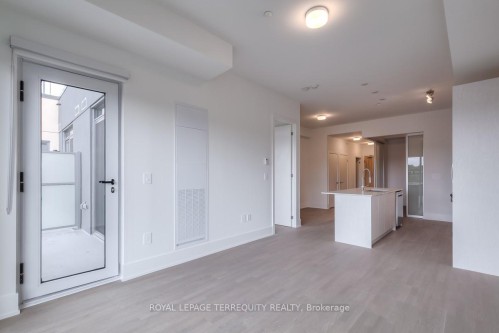 505-495 Logan Avenue, Toronto, ON - Indoor Photo Showing Other Room
