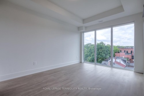 505-495 Logan Avenue, Toronto, ON - Indoor Photo Showing Other Room