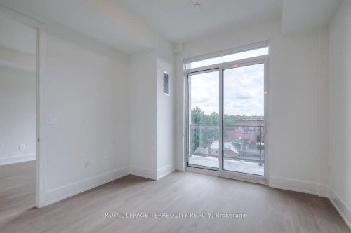 505-495 Logan Avenue, Toronto, ON - Indoor Photo Showing Other Room