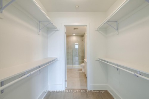 505-495 Logan Avenue, Toronto, ON - Indoor With Storage