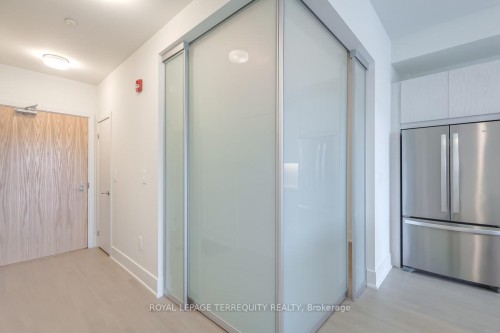 505-495 Logan Avenue, Toronto, ON - Indoor Photo Showing Other Room