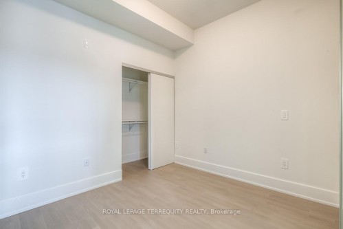 505-495 Logan Avenue, Toronto, ON - Indoor Photo Showing Other Room