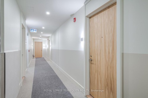 505-495 Logan Avenue, Toronto, ON - Indoor Photo Showing Other Room
