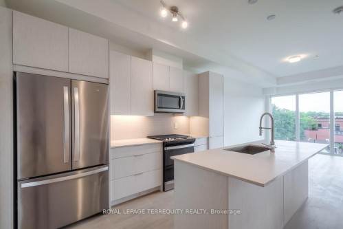 505-495 Logan Avenue, Toronto, ON - Indoor Photo Showing Kitchen With Upgraded Kitchen