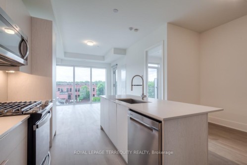 505-495 Logan Avenue, Toronto, ON - Indoor Photo Showing Kitchen With Upgraded Kitchen