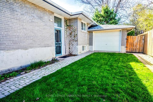15 Epsom Downs Drive, Brampton, ON - Outdoor With Exterior