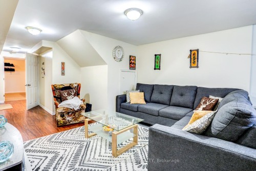 15 Epsom Downs Drive, Brampton, ON - Indoor Photo Showing Living Room