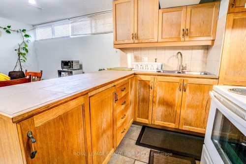 15 Epsom Downs Drive, Brampton, ON - Indoor Photo Showing Kitchen With Double Sink