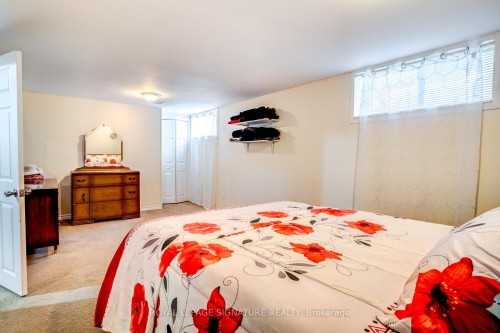 15 Epsom Downs Drive, Brampton, ON - Indoor Photo Showing Bedroom
