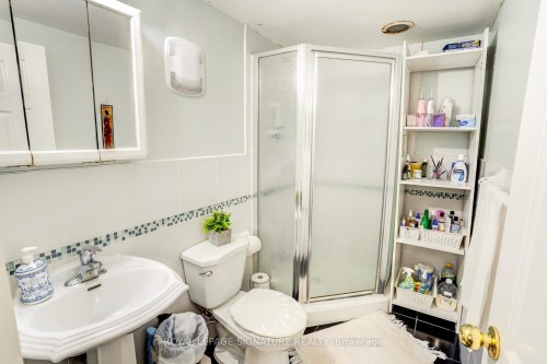 15 Epsom Downs Drive, Brampton, ON - Indoor Photo Showing Bathroom