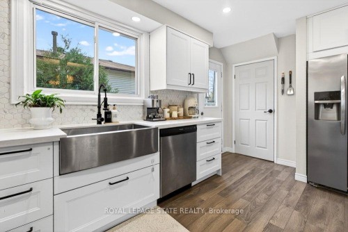 2233 Melissa Crescent, Burlington, ON 