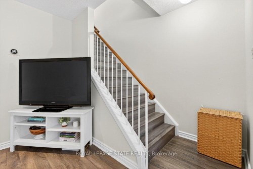 2233 Melissa Crescent, Burlington, ON 