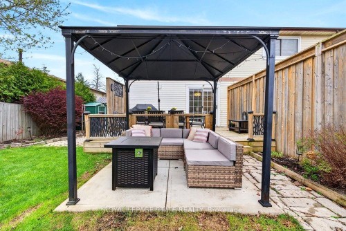 2233 Melissa Crescent, Burlington, ON 