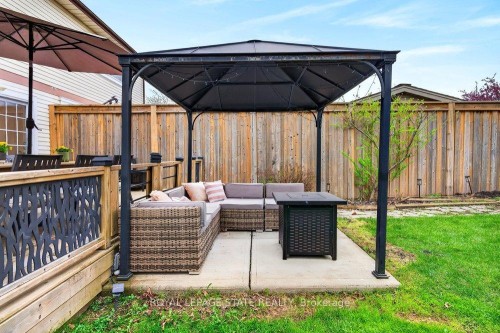 2233 Melissa Crescent, Burlington, ON 