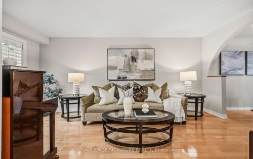 3047 Kilbride Crescent, Mississauga, ON - Indoor Photo Showing Living Room