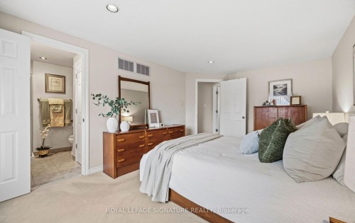 3047 Kilbride Crescent, Mississauga, ON - Indoor Photo Showing Bedroom