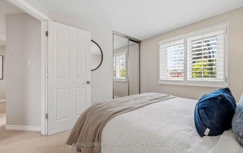 3047 Kilbride Crescent, Mississauga, ON - Indoor Photo Showing Bedroom