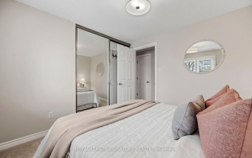 3047 Kilbride Crescent, Mississauga, ON - Indoor Photo Showing Bedroom