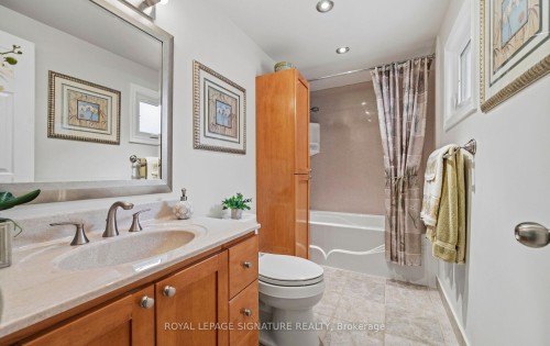 3047 Kilbride Crescent, Mississauga, ON - Indoor Photo Showing Bathroom