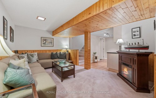 3047 Kilbride Crescent, Mississauga, ON - Indoor Photo Showing Living Room