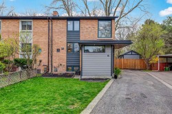 16 Veery Place Toronto, ON M3C 2E1