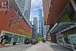 702 - 327 KING STREET W Toronto, ON M5V 0W7