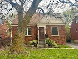 21 PLAXTON DRIVE Toronto, ON M4B 2P6