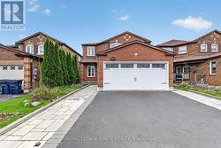 205 HUPFIELD TRAIL Toronto, ON M1B 4N9