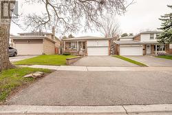 26 BUSHCROFT GROVE Toronto, ON M1S 3V9