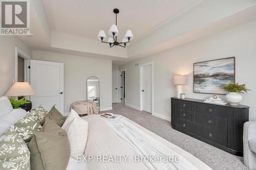 2048 Wickerson Road, London South (South K), ON - Indoor Photo Showing Bedroom