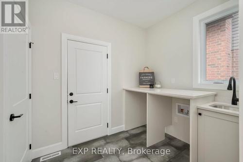 2048 Wickerson Road, London South (South K), ON - Indoor Photo Showing Other Room