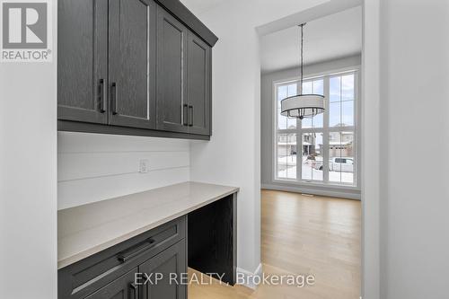 2044 Wickerson Road, London South (South K), ON - Indoor