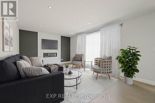 2044 Wickerson Road, London South (South K), ON - Indoor