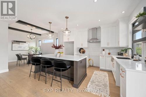2052 Wickerson Road, London South (South K), ON - Indoor Photo Showing Kitchen With Upgraded Kitchen