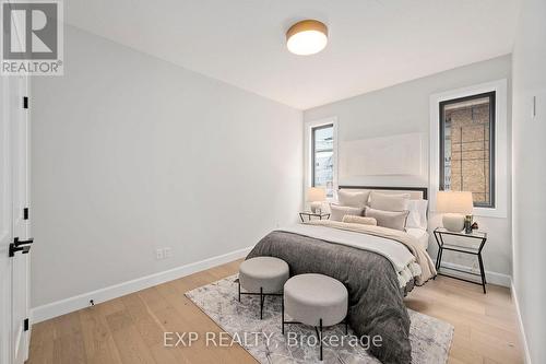 2052 Wickerson Road, London South (South K), ON - Indoor Photo Showing Bedroom