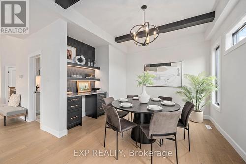 2052 Wickerson Road, London South (South K), ON - Indoor Photo Showing Dining Room