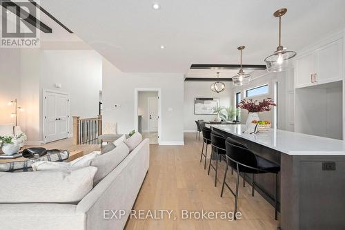 2052 Wickerson Road, London South (South K), ON - Indoor