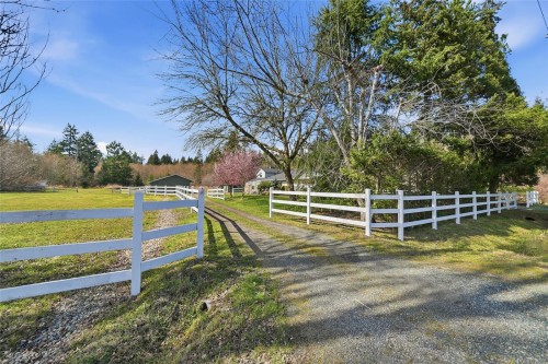 792 Bennett Rd, Qualicum Beach, BC 