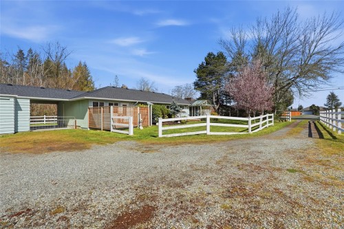 792 Bennett Rd, Qualicum Beach, BC 