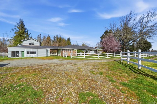 792 Bennett Rd, Qualicum Beach, BC 