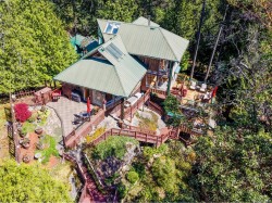 486 Bluff Way Mayne Island, BC V0N 2J2