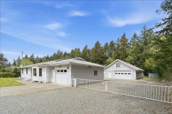 7080 Blackjack Dr Lantzville, BC V0R 2H0