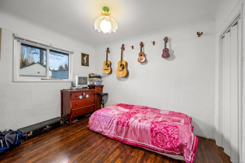 2114 Mckenzie Ave, Comox, BC 