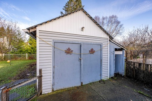 2114 Mckenzie Ave, Comox, BC 