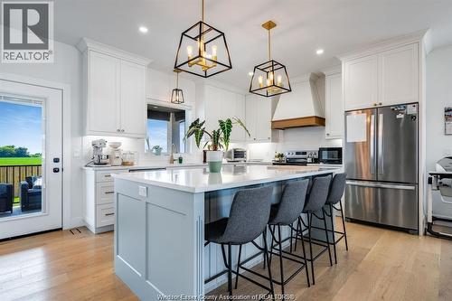 6 Heathview Trail, Leamington, ON - Indoor Photo Showing Kitchen With Upgraded Kitchen