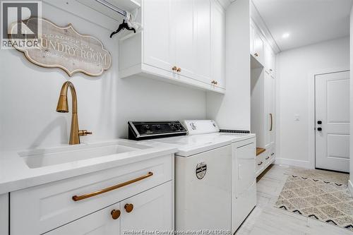 6 Heathview Trail, Leamington, ON - Indoor Photo Showing Laundry Room