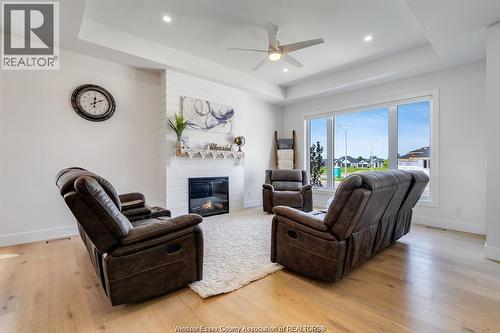 6 Heathview Trail, Leamington, ON - Indoor Photo Showing Living Room With Fireplace