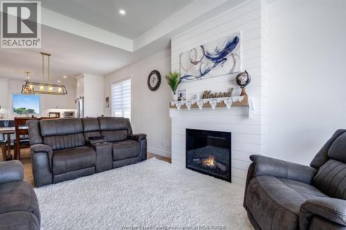 6 Heathview Trail, Leamington, ON - Indoor Photo Showing Living Room With Fireplace
