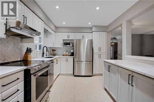 99 Udvari Crescent, Kitchener, ON - Indoor Photo Showing Kitchen With Upgraded Kitchen