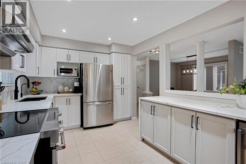 99 Udvari Crescent, Kitchener, ON - Indoor Photo Showing Kitchen